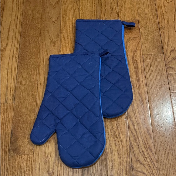 Hanukkah Kitchen Mitts, Towels and Potholder - Picture 6 of 8